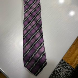 Men’s Geoffrey Beene pink and grey tie
